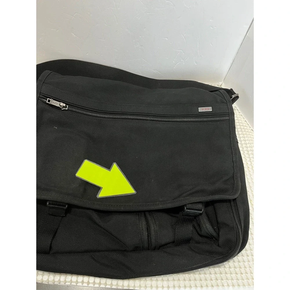 Tumi Alpha Ballistic Nylon Messenger Bag Black Laptop Crossbody 26091D4